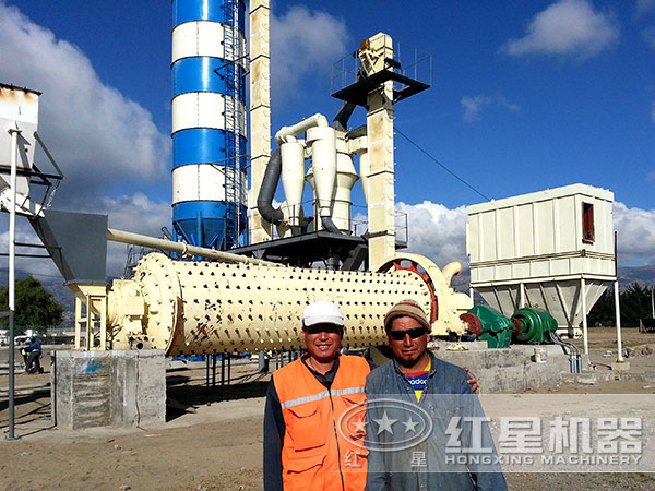 Ф2100×7000(7米)球磨機生產現(xiàn)場 Ф2100×7000(7米)球磨機生產現(xiàn)場